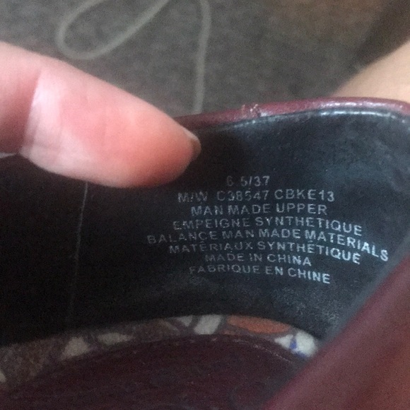 Boc Maroon Flats! - Picture 3 of 8